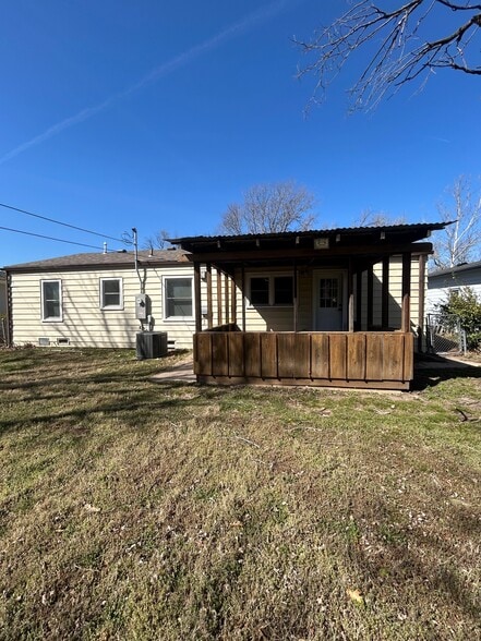Rear of house - 2938 S Vine St