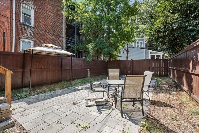 Building Photo - 3307 Grove Ave