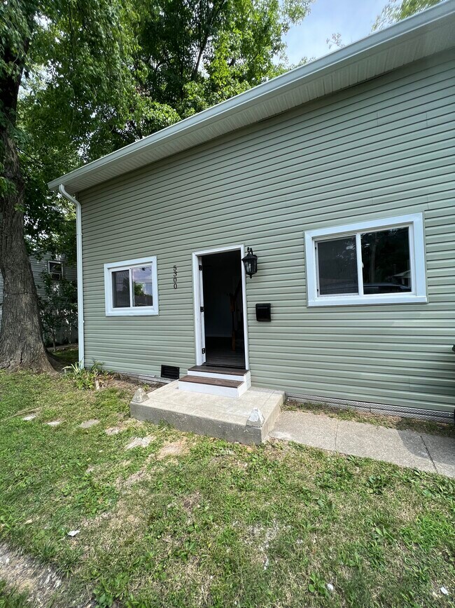 Building Photo - 5300 Iroquois Ct
