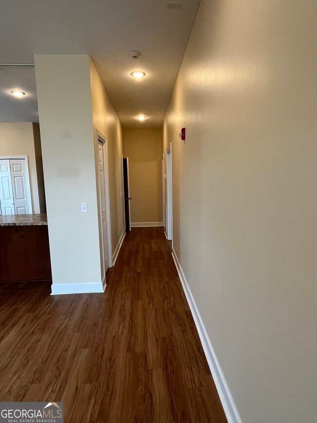 Building Photo - 55 E Main St