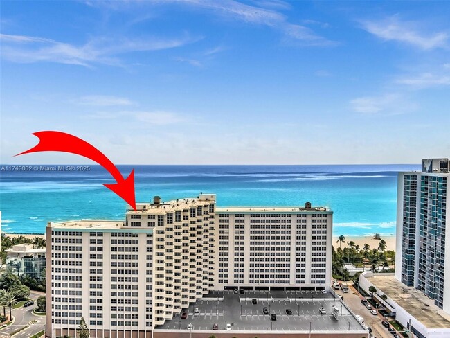 Building Photo - 2899 Collins Ave