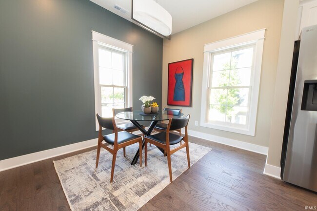 Building Photo - 1534 S Piazza Dr