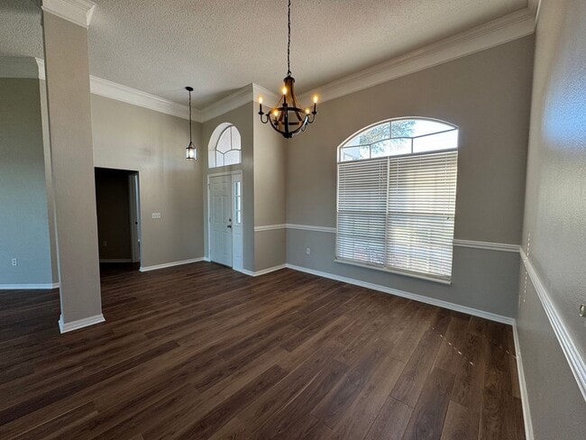 Building Photo - LakeFront Home in Haines City. Lawncare  Included