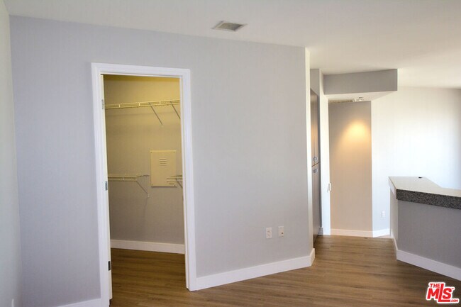 Building Photo - 1100 Wilshire Blvd