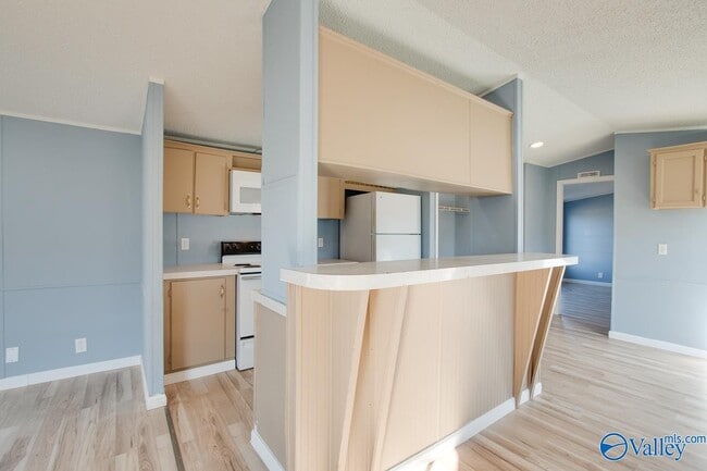 Building Photo - 156 Kinney Rd