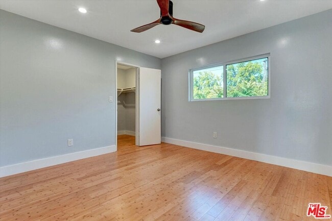 Building Photo - 5726 Woodman Ave