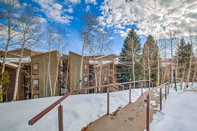 Building Photo - Furnished 2 Bed Plus Loft in Silver Queen East