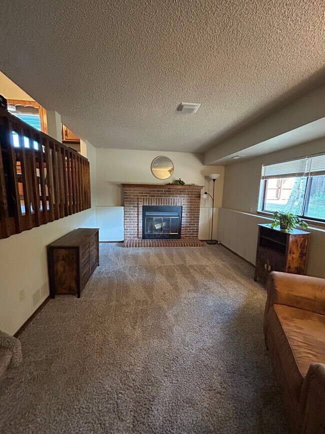 Building Photo - 5935 Pemberton Way