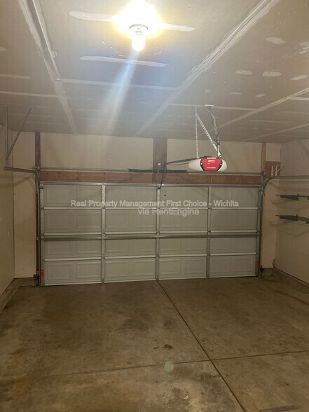 Building Photo - 1823 S Shiloh St
