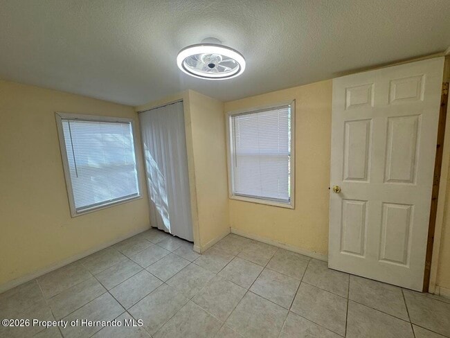 Building Photo - 708 Hazel Ave