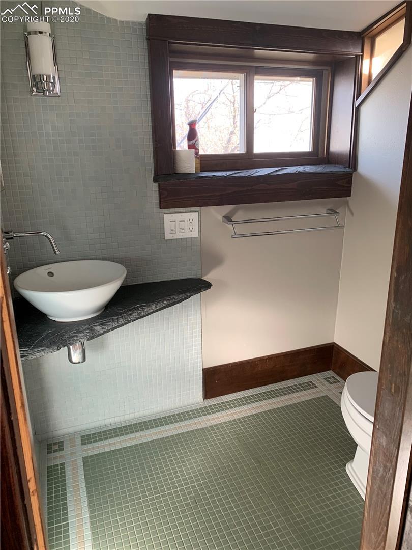half bath with jack/jill shower - 119 Cheyenne Blvd