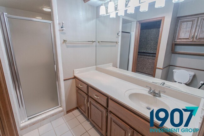 Building Photo - 1213 SW 133rd St