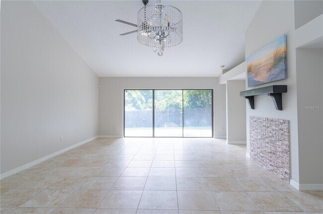 Building Photo - 660 Holbrook Cir