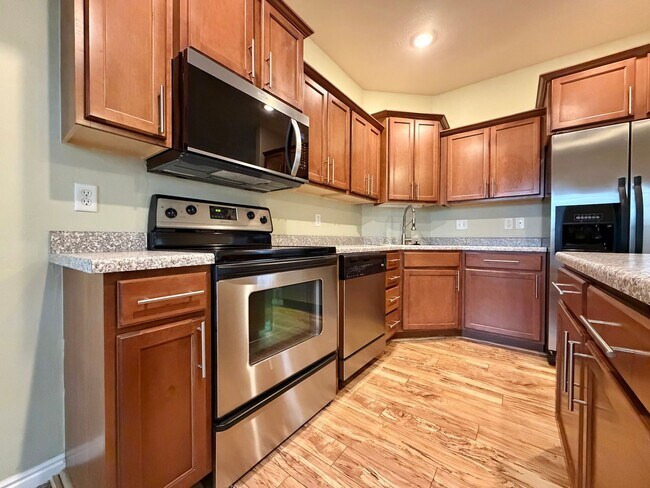 Building Photo - 14791 S Chandlerpoint Way