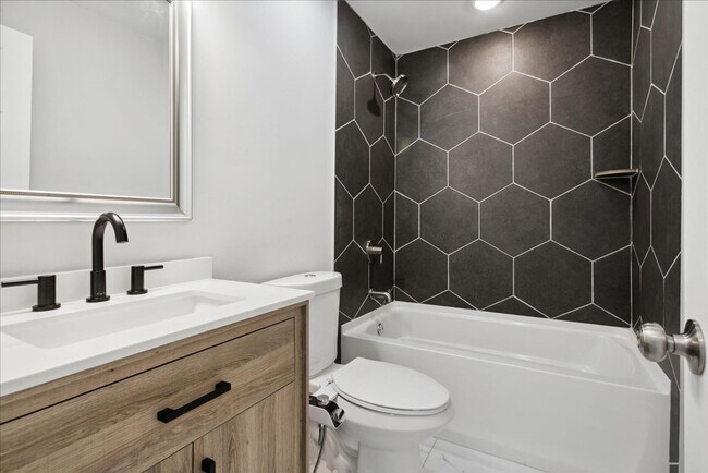 Building Photo - 3-bedroom Rancher - Hampton