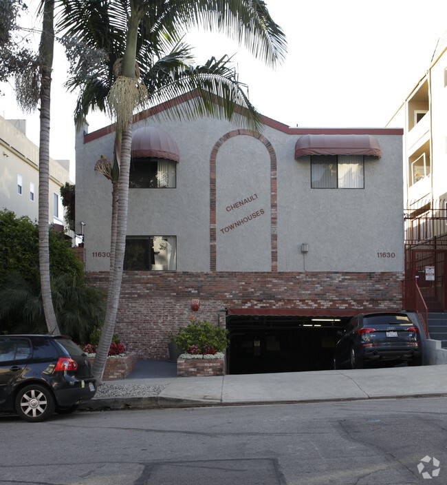 Primary Photo - Chenault Townhomes