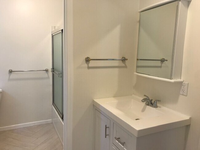 Building Photo - Beautiful updated single level S. Walnut Creek home with large yard