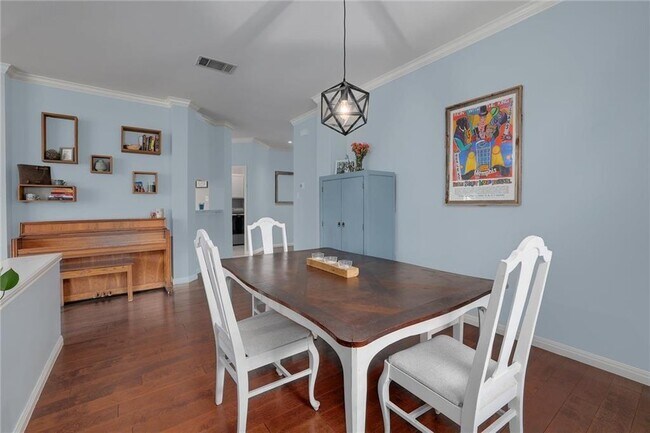 Building Photo - 1705 Azalea Dr