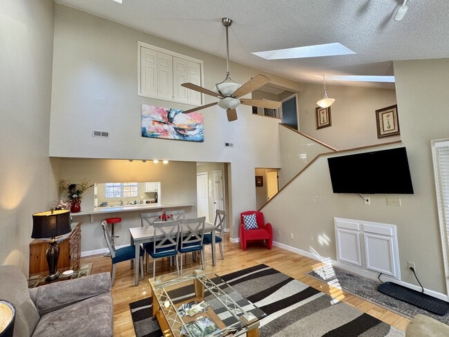 Building Photo - 308 Chota View Pl