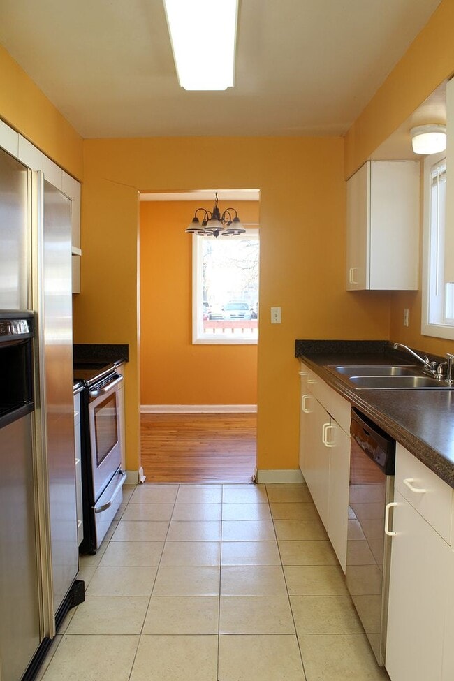 Building Photo - 4728 SE 92nd Ave