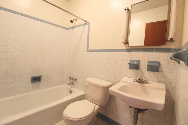 Building Photo - 1 bedroom apartment for rent!