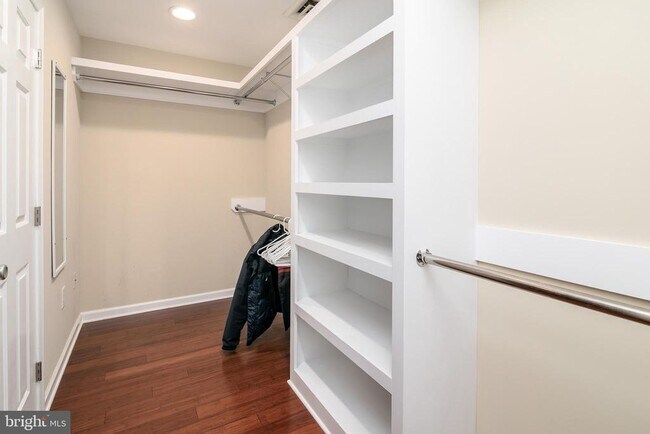 Building Photo - 5444 E Nithsdale Dr