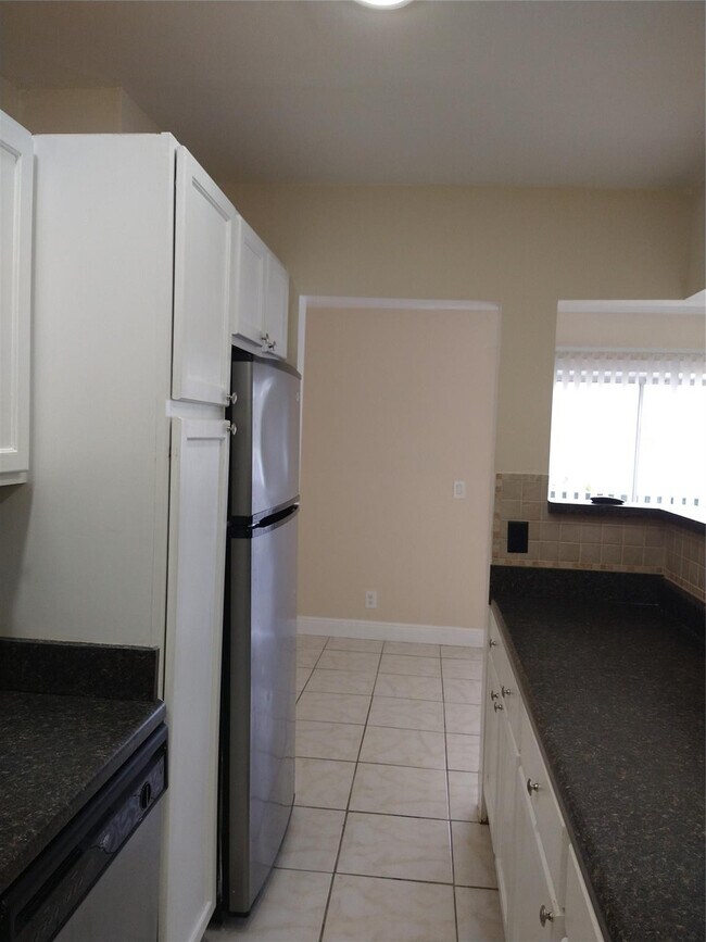 Building Photo - 8903 NW 28th Dr