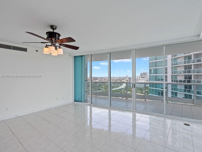 Building Photo - 2127 Brickell Ave