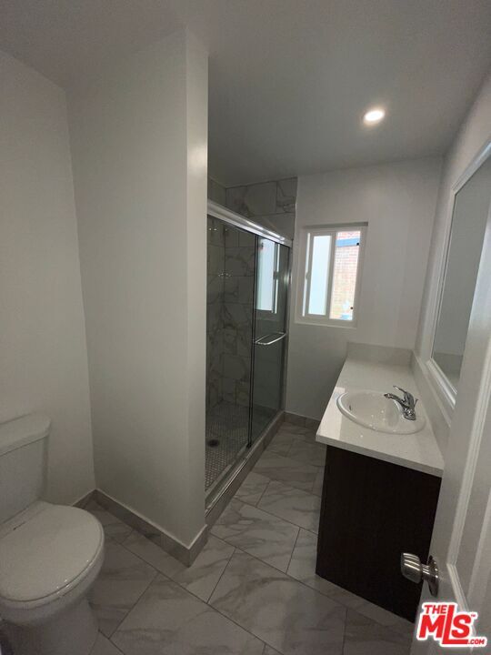 Building Photo - 1840 N Gramercy Pl
