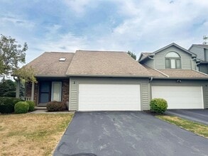 Building Photo - Amazing High-End Townhouse - End Unit - Ca...
