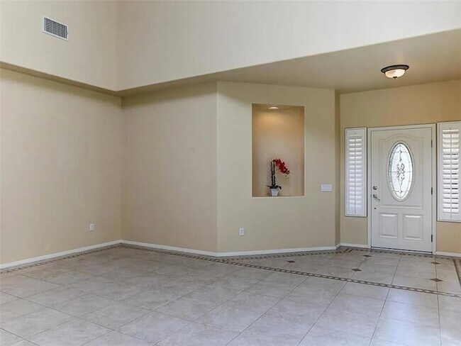 Building Photo - 11217 Ravenna Ln
