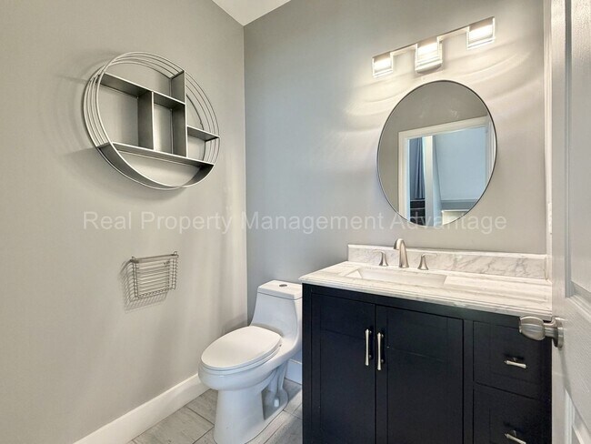 Building Photo - Rare and Modern Downtown Southfield Condo with 3 Beds, 2.5 Baths + 2-Car Garage