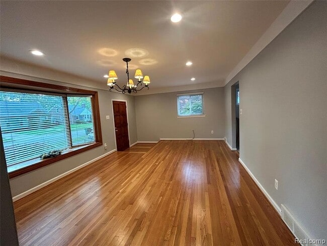 Building Photo - 1577 E Melton Rd