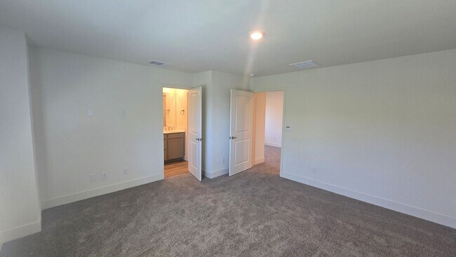 Building Photo - 5854 Altitude St