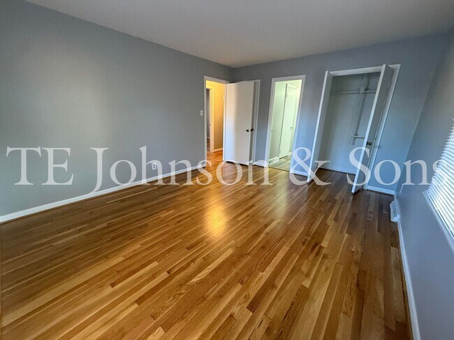 Building Photo - 3826 Barkwood Dr