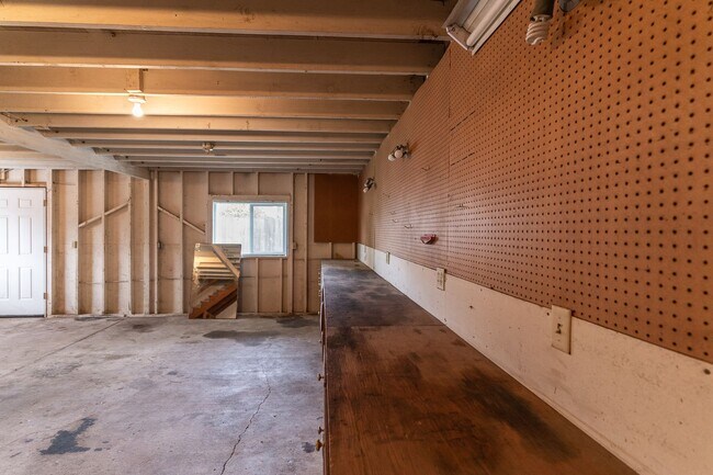 Building Photo - 230 15th Ave SE