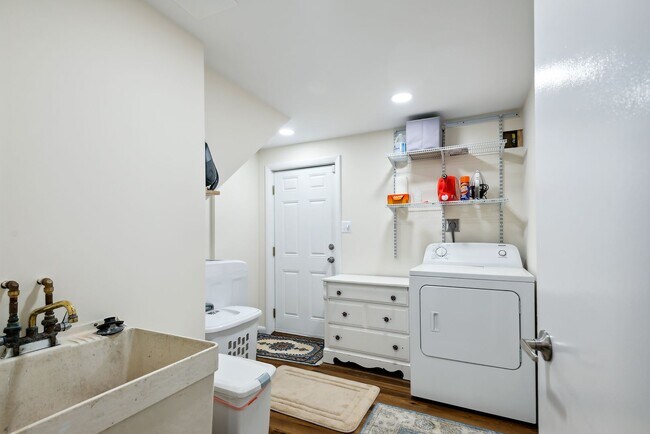 Building Photo - Totally update and impeccably maintained 4...