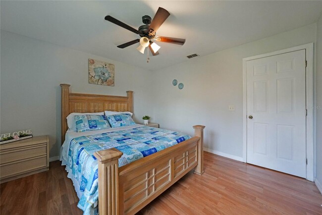 Building Photo - "Charming 3-Bedroom Retreat with 1678 Sq F...