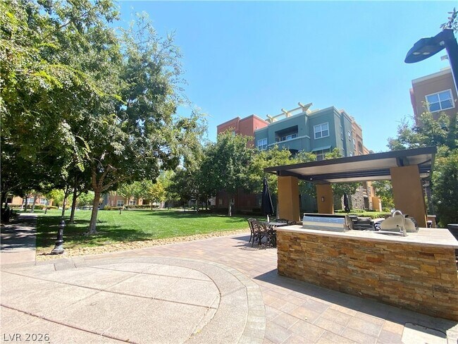 Building Photo - 68 E Serene Ave