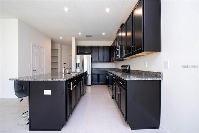 Building Photo - 2400 Avian Loop