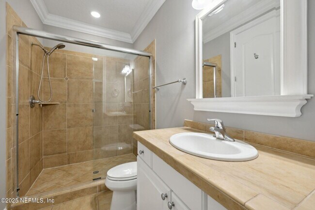 Building Photo - 137 3rd St S