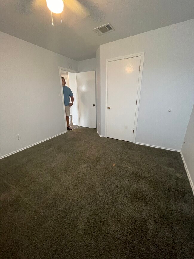 Building Photo - 112 Rinehardt st