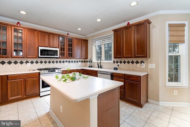 Building Photo - 4203 Talon Dr
