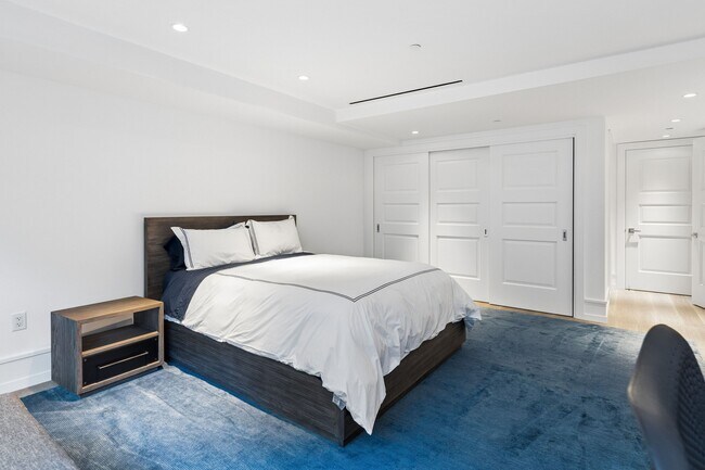 Building Photo - 2121 Webster St