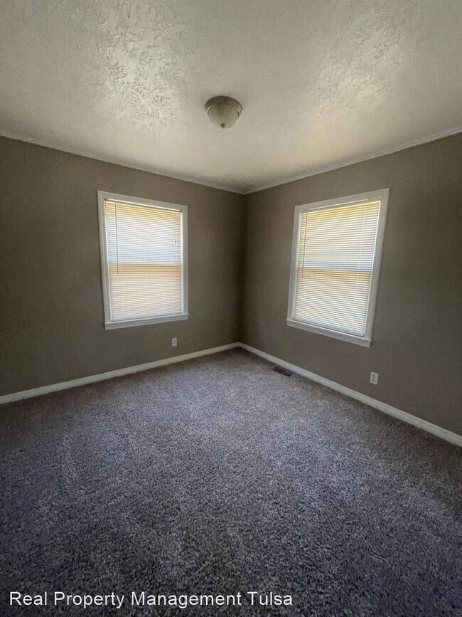 Building Photo - 3 br, 1 bath House - 5004 S Quincy Ave