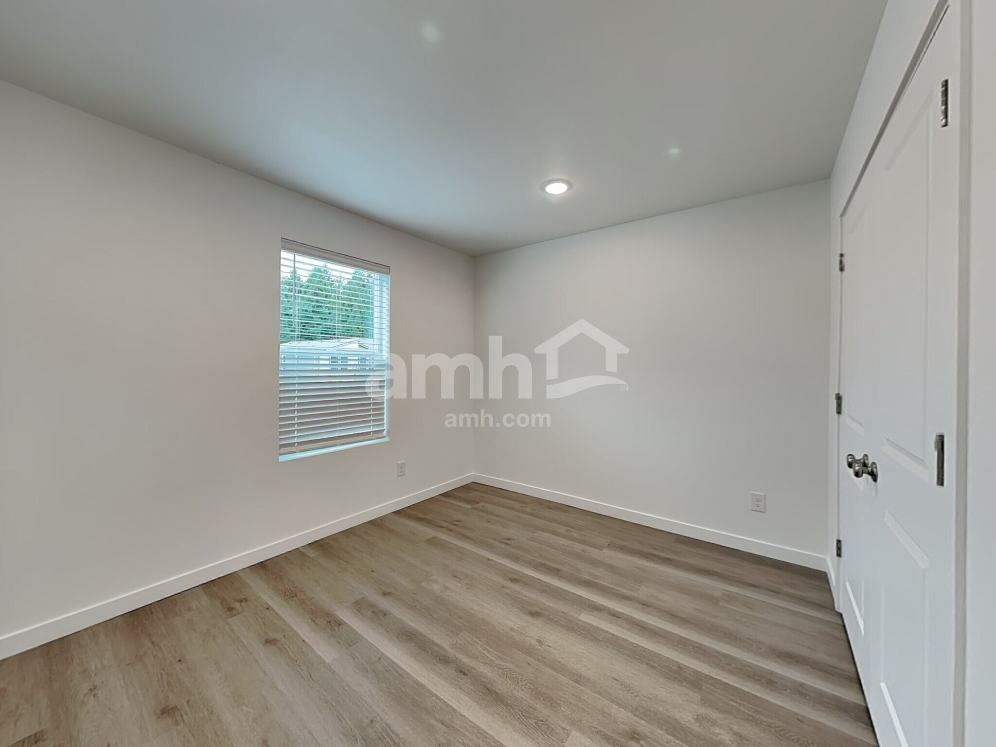 Building Photo - 5036 Washington St SE