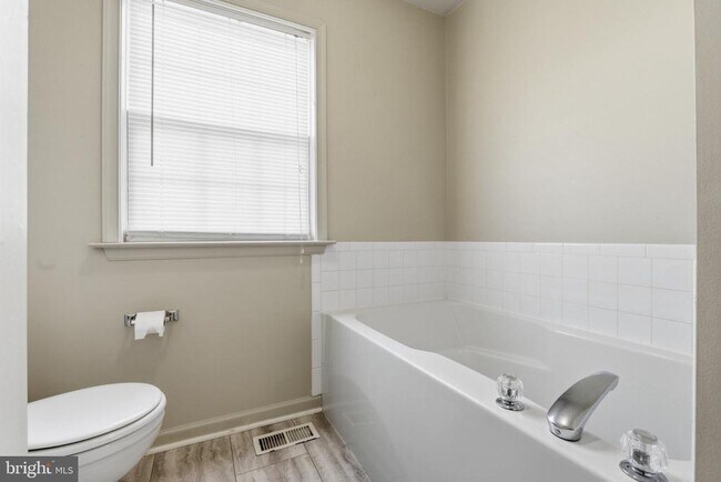 Building Photo - 2109 Bristol Dr