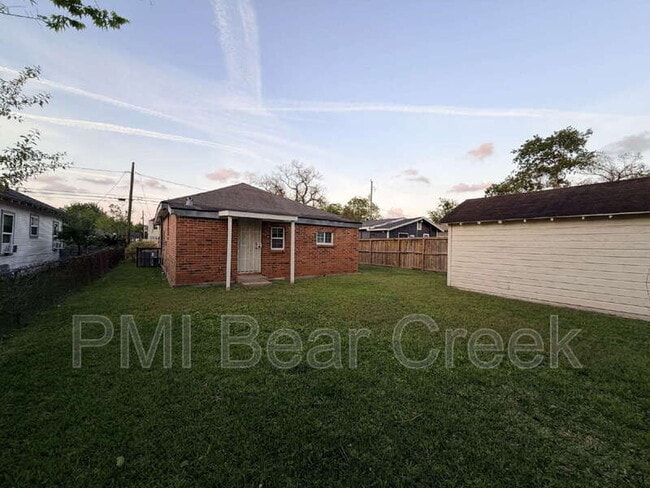 Building Photo - 3014 Rosalie St