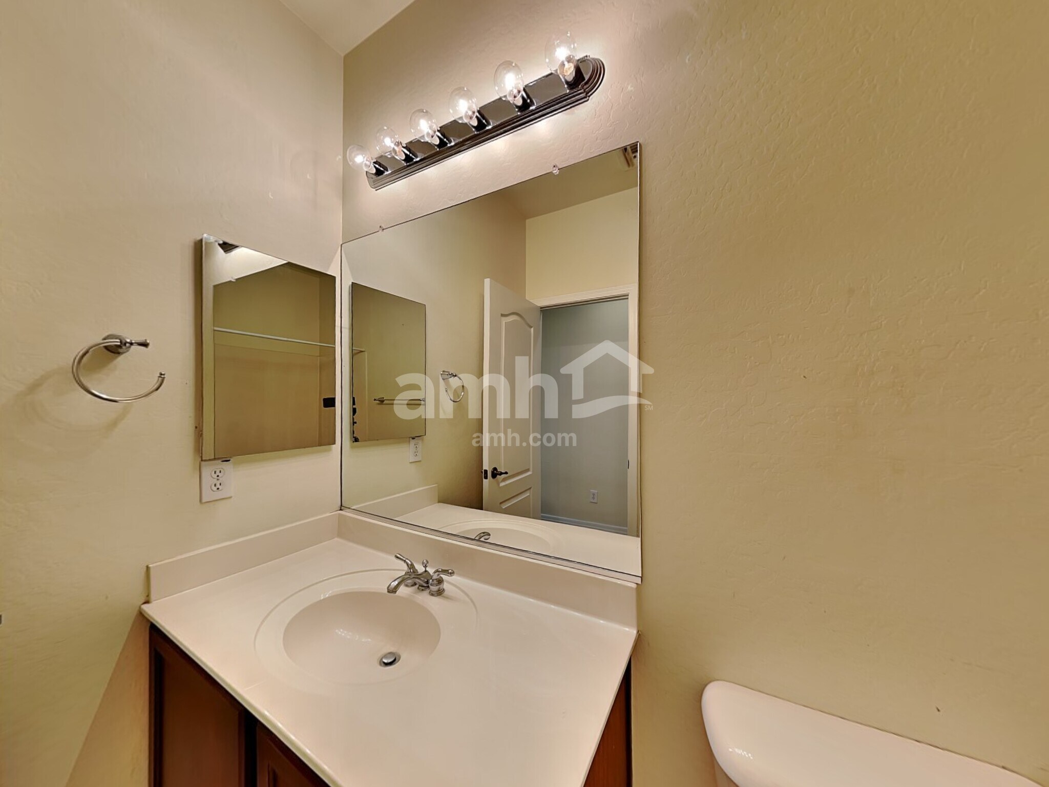 Building Photo - 6808 W Ridgeline Rd