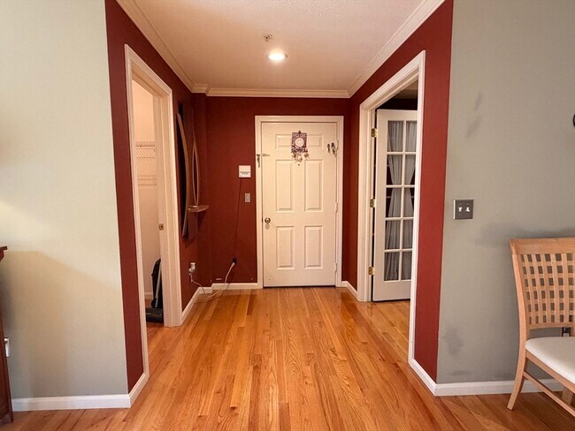 Building Photo - 7 Conant Rd